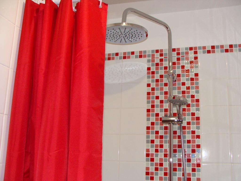 Le Vieux Castel Bed & Breakfast Goustranville Phòng bức ảnh