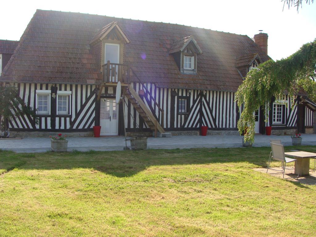 Le Vieux Castel Bed & Breakfast Goustranville Ngoại thất bức ảnh