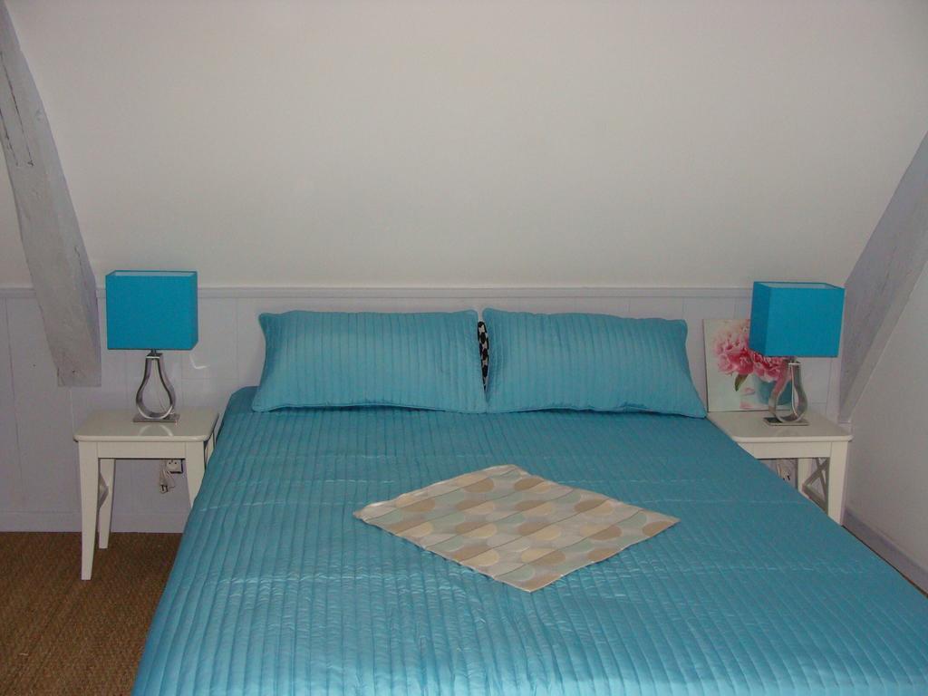 Le Vieux Castel Bed & Breakfast Goustranville Phòng bức ảnh