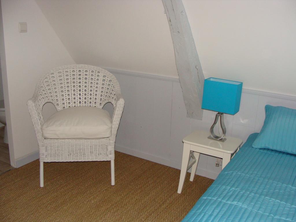 Le Vieux Castel Bed & Breakfast Goustranville Phòng bức ảnh