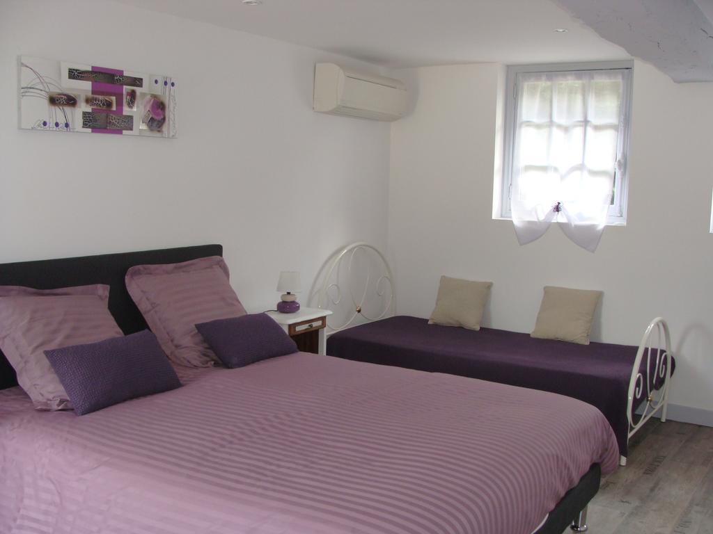 Le Vieux Castel Bed & Breakfast Goustranville Ngoại thất bức ảnh